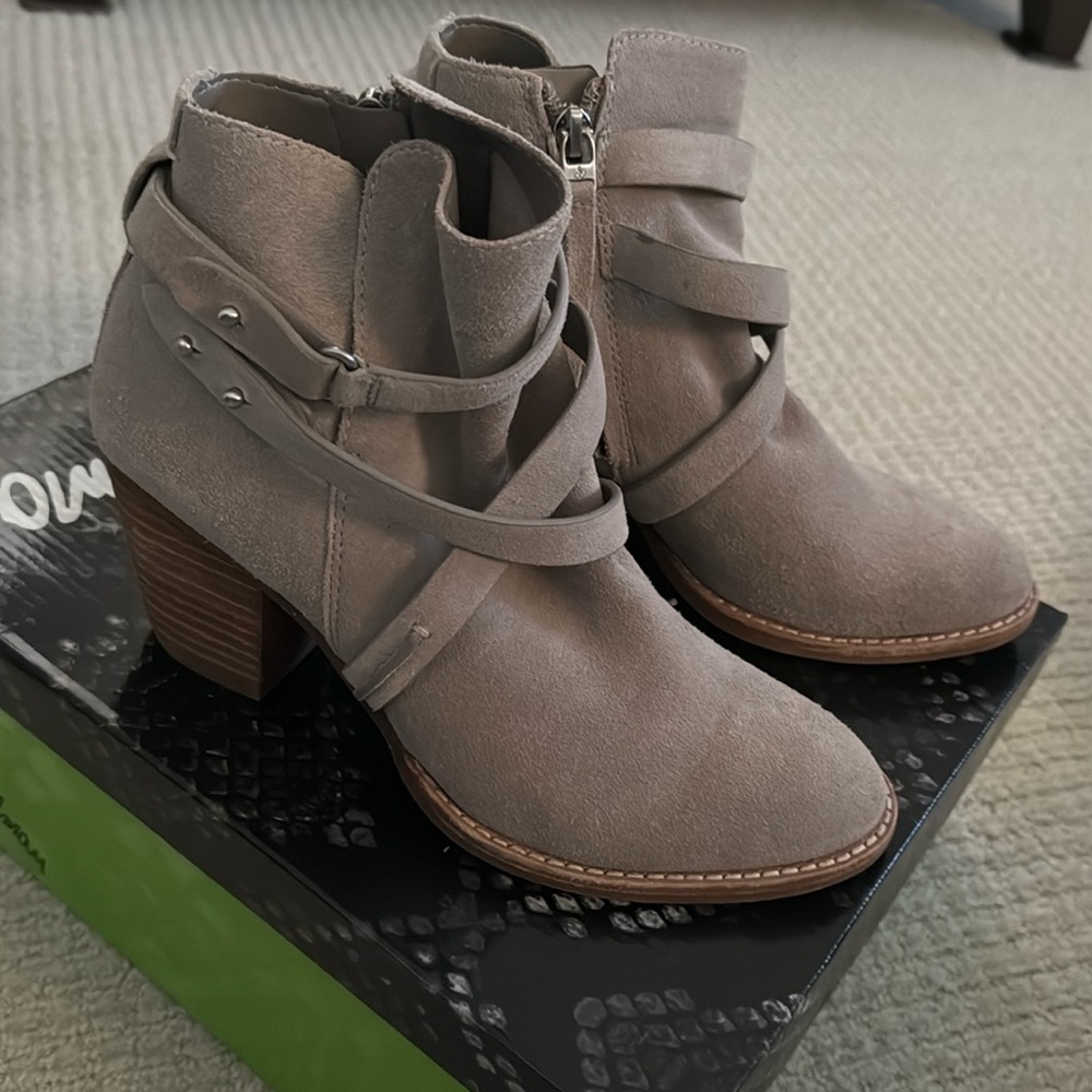 Sam Edelman gray suede booties 7 M